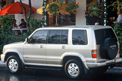 Acura SLX 1998 года